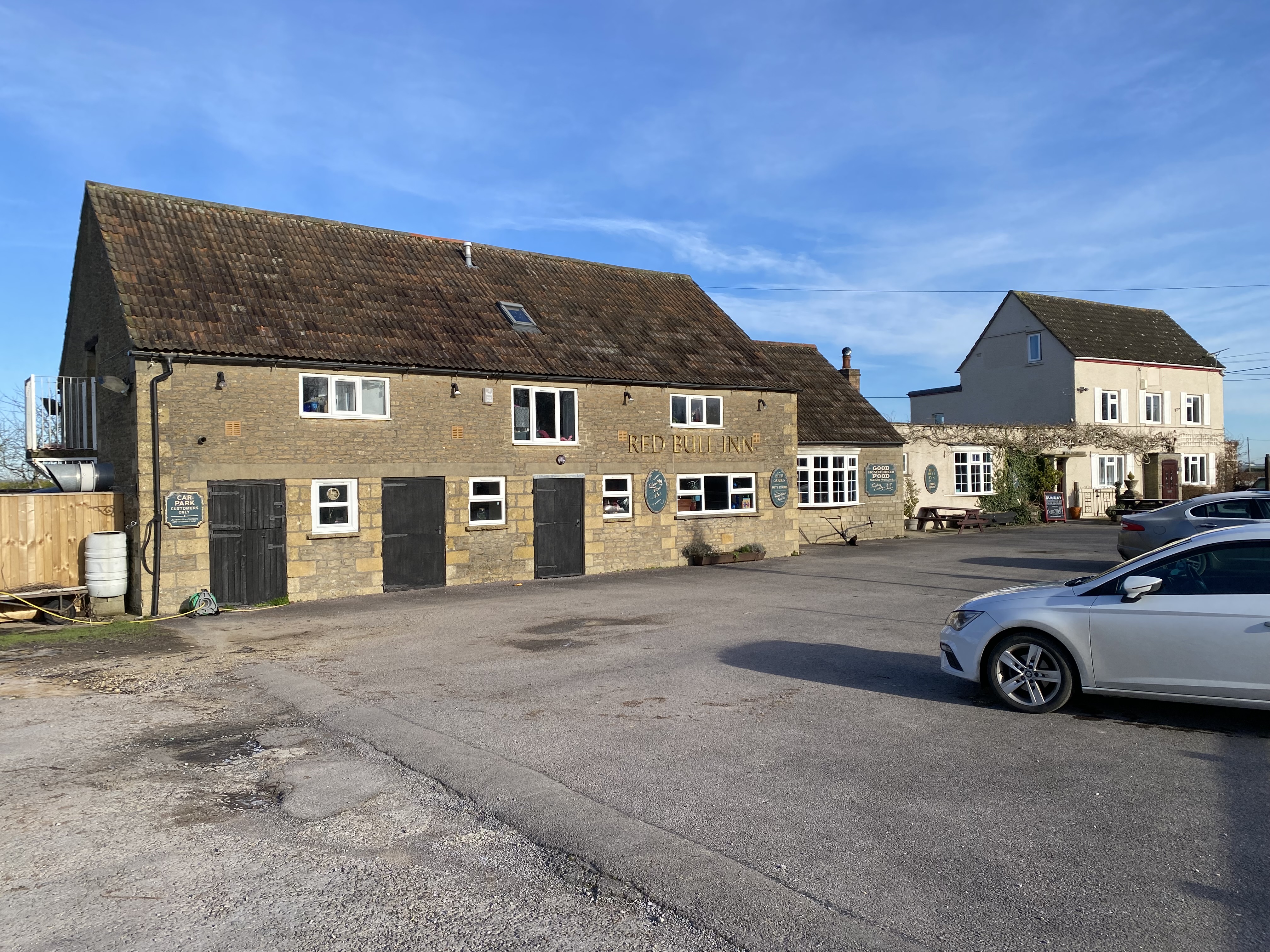 Cotswolds country freehouse leased by Sidney Phillips