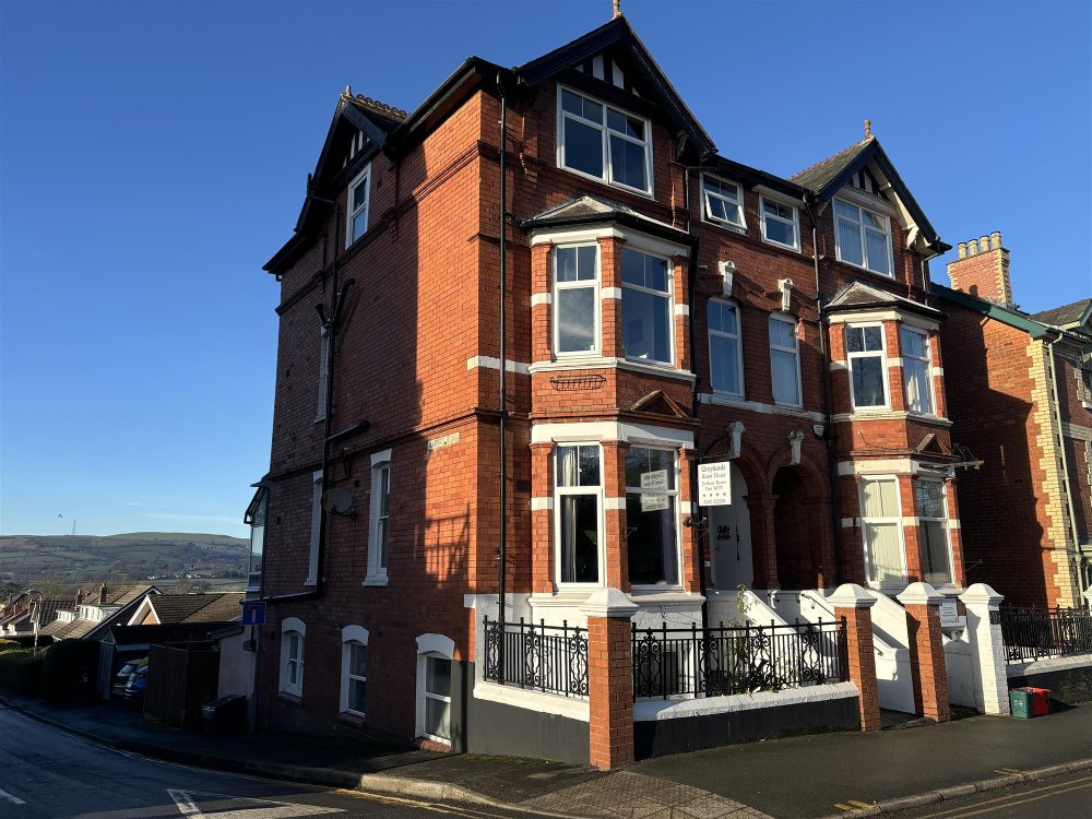 MID WALES - WELL-APPOINTED WALES TOURIST BOARD 4* GUEST HOUSE 