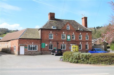 HEREFORDSHIRE - ICONIC FISHERMEN'S HOTEL/INN