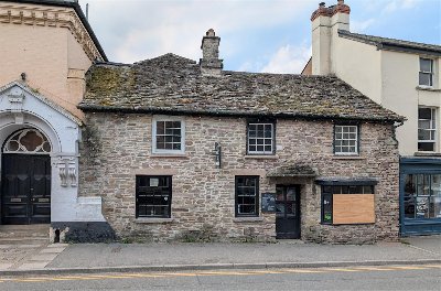 HEREFORDSHIRE – HISTORIC, 17TH CENTURY TOWN CENTRE PUB