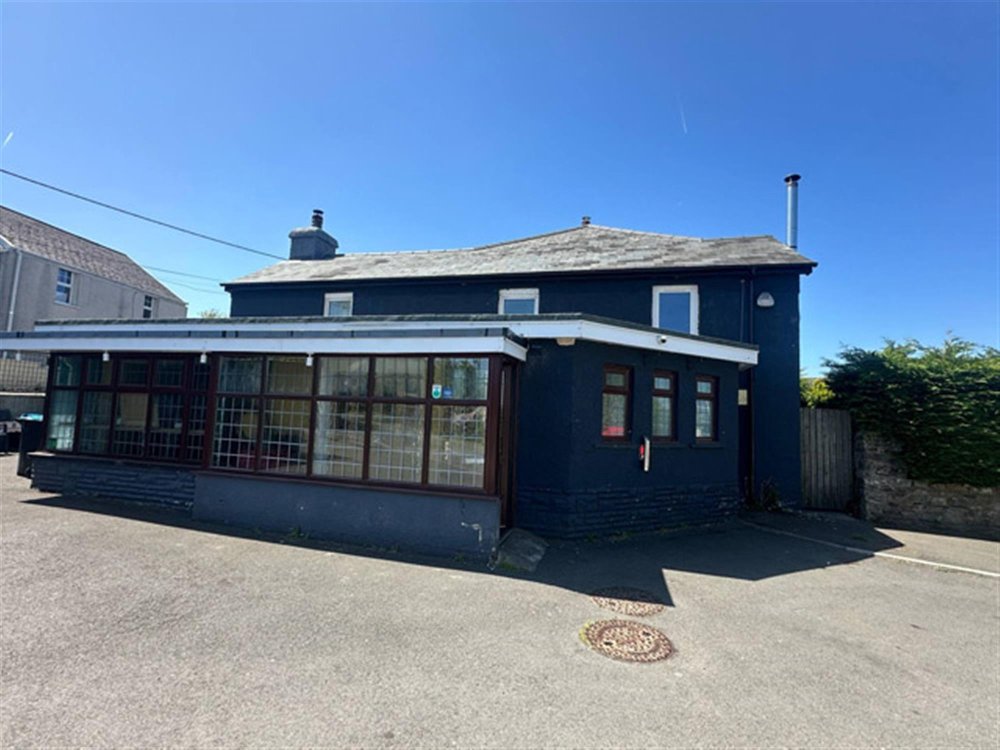 MONMOUTHSHIRE/BRECON BEACONS - VILLAGE FREEHOUSE