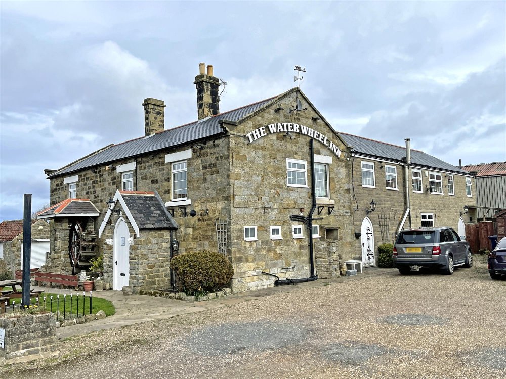 NORTH YORKSHIRE - TRADITIONAL COUNTRY PUB