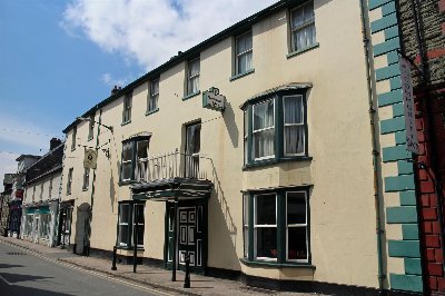 MID WALES - MARKET TOWN CENTRE COACHING INN