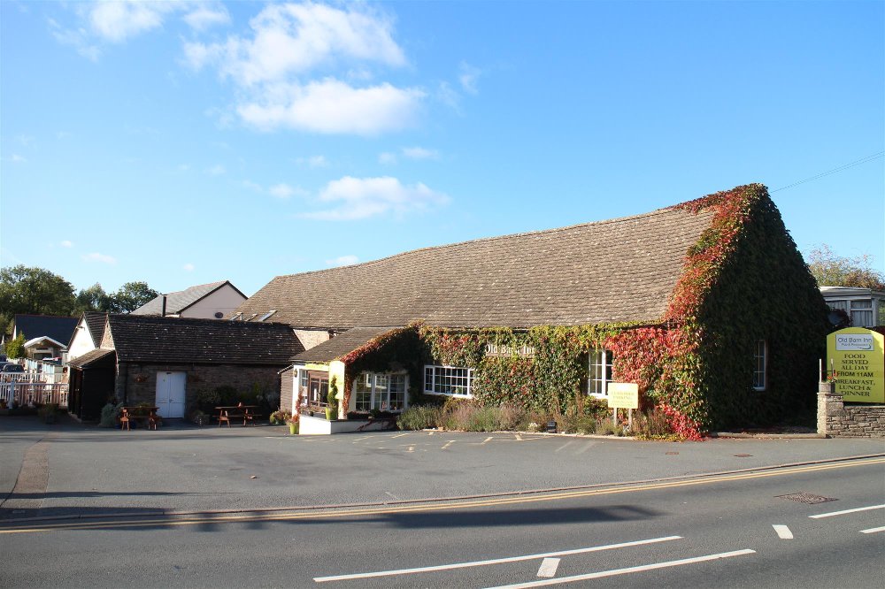 POWYS - SUBSTANTIAL PUB & RESTAURANT