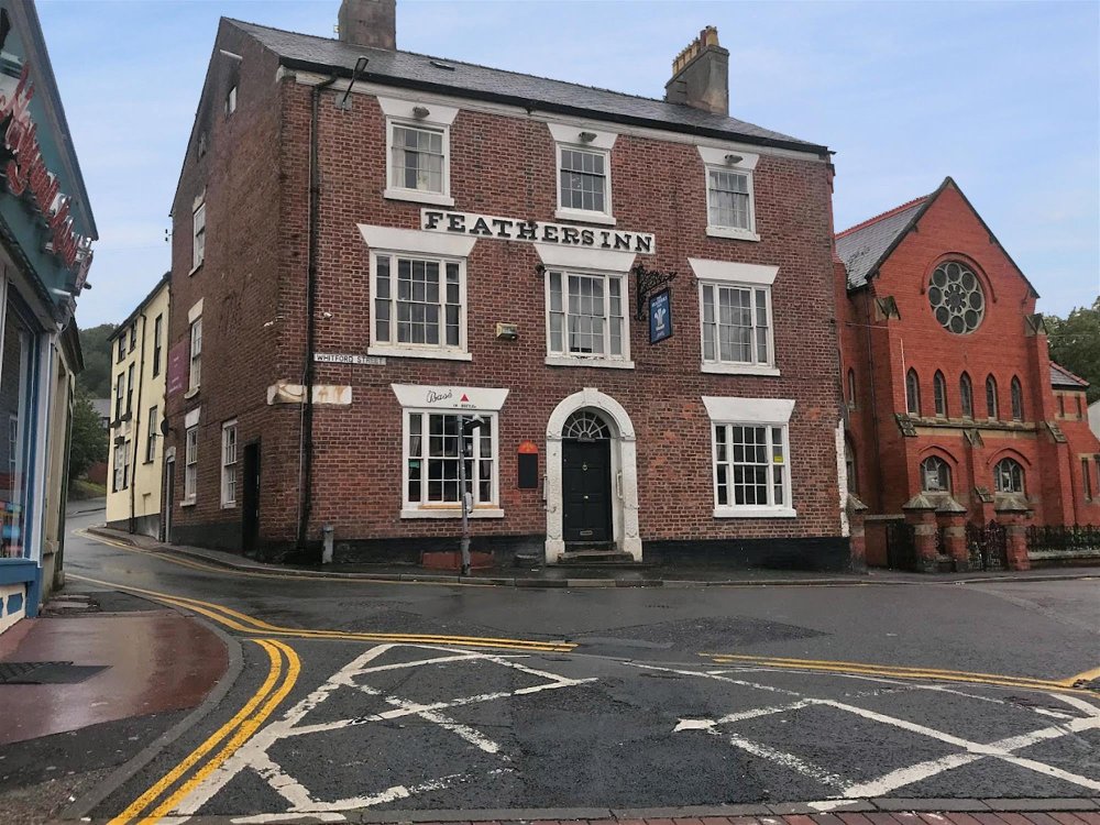 FLINTSHIRE – SUBSTANTIAL GRADE II BUILDING IN HOLYWELL TOWN CENTRE