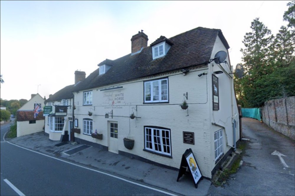 HAMPSHIRE – CHARACTER VILLAGE PUBLIC HOUSE IN NATIONAL PARK