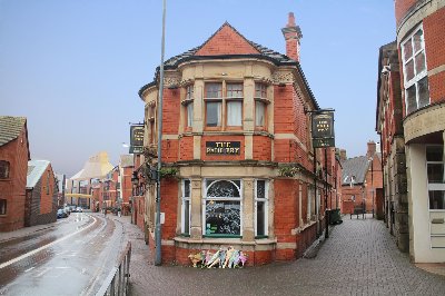 WORCESTER CITY CENTRE - HISTORIC LISTED VICTORIAN PUBLIC HOUSE