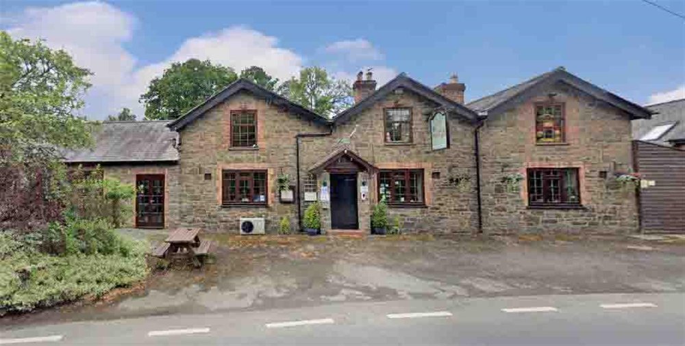 POWYS/SHROPSHIRE BORDERS - VILLAGE CENTRE FOOD LED PUBLIC HOUSE 
