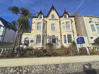 CONWY - AA 5* GOLD 10 BEDROOM B & B IN NORTH WALES SEASIDE TOURIST TOWN