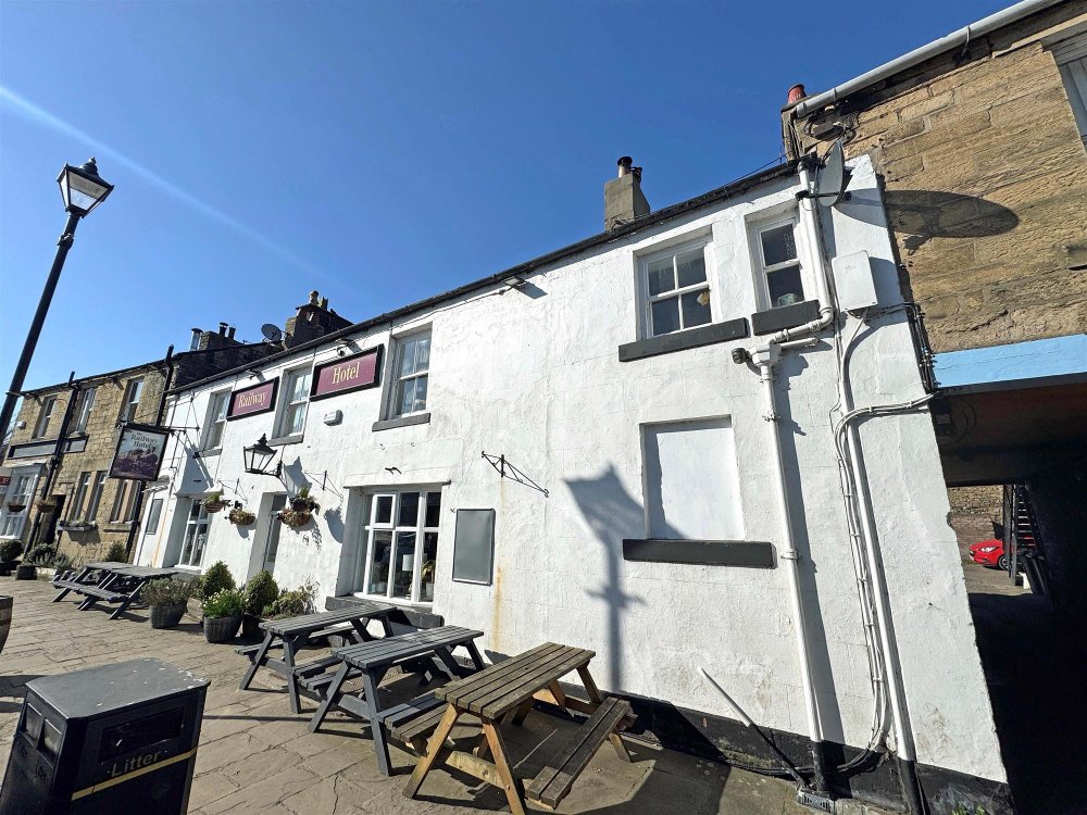 NORTHUMBERLAND - FREEHOLD INVESTEMENT- BEAUTIFUL VILLAGE PUB IN HEXHAM