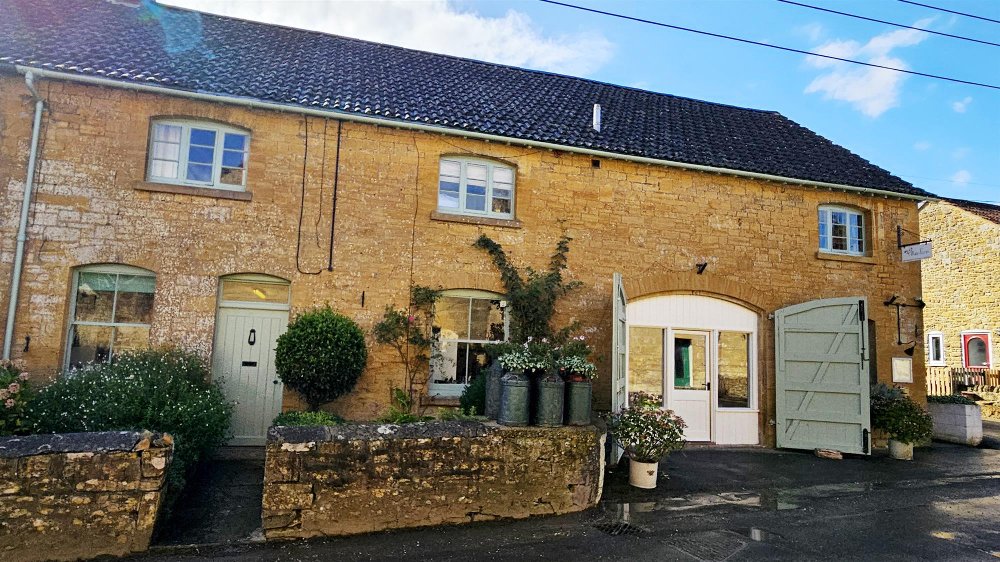 SOMERSET – AWARD-WINNING RESTAURANT WITH LETTING ROOMS