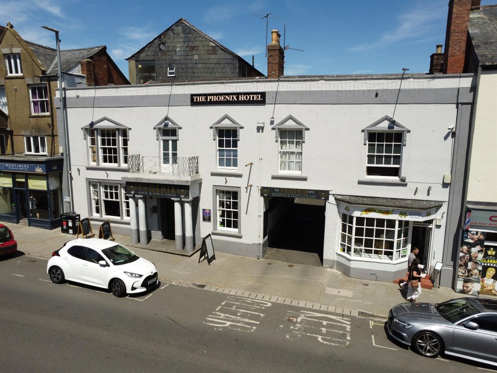 SOMERSET – TOWN CENTRE COACHING INN WITH EN SUITE LETTING ROOMS