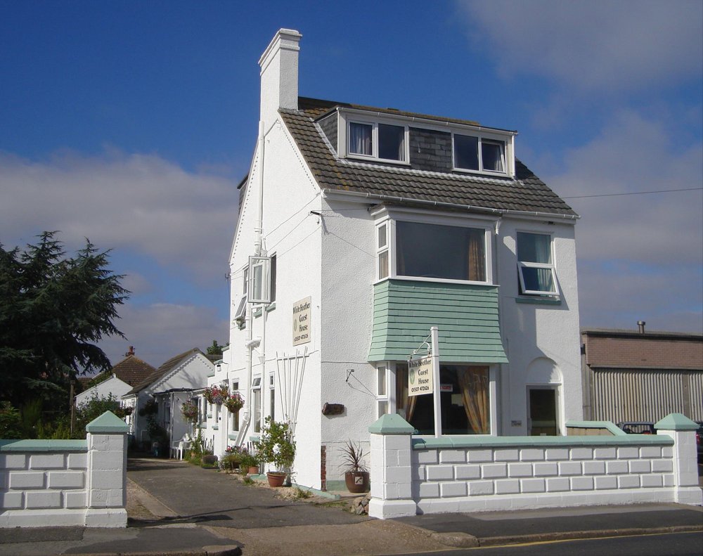 LINCOLNSHIRE COAST - GUEST HOUSE WITH STUNNING GARDENS AND SEPERATE ANNEXE