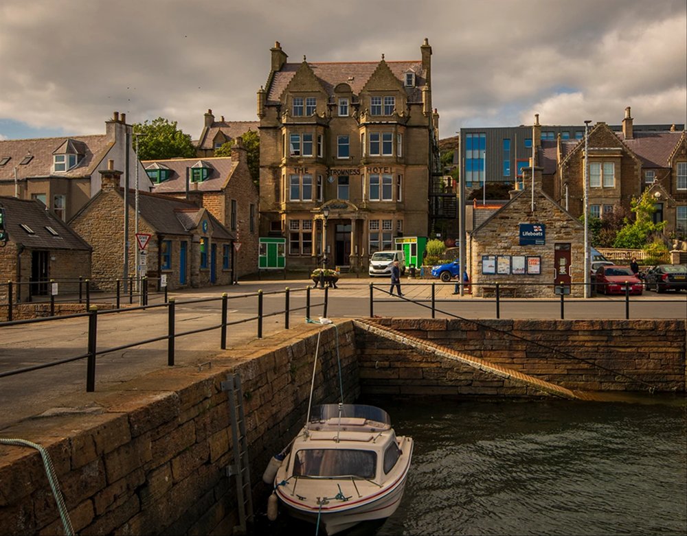 ORKNEY ISLANDS - ICONIC 42 EN SUITE BEDROOM HOTEL
