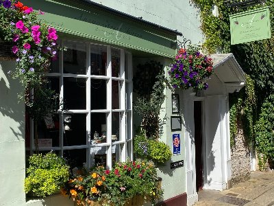 DEVON - B&B AND BISTRO IN CENTRE OF PICTURESQUE SOUTH HAMS HARBOUR TOWN