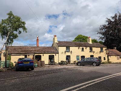 MONMOUTHSHIRE (NEAR CHEPSTOW) - CHARACTER VILLAGE FREEHOUSE