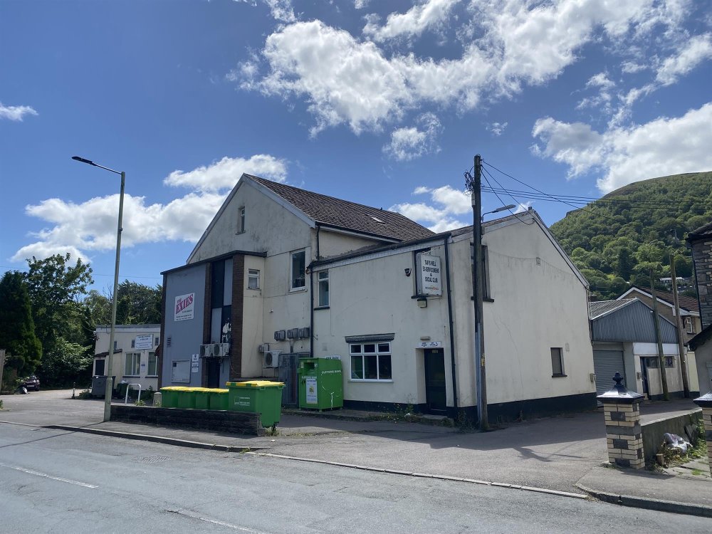  GLAMORGAN - LARGE COMMERCIAL PROPERTY & PLOT OF 0.48 ACRES