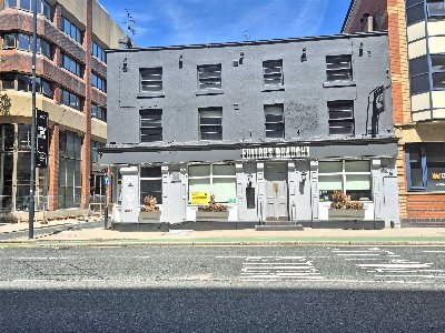 YORKSHIRE - NEWSPAPER THEMED GASTRO PUB IN THE HEART OF LEEDS CITY CENTRE