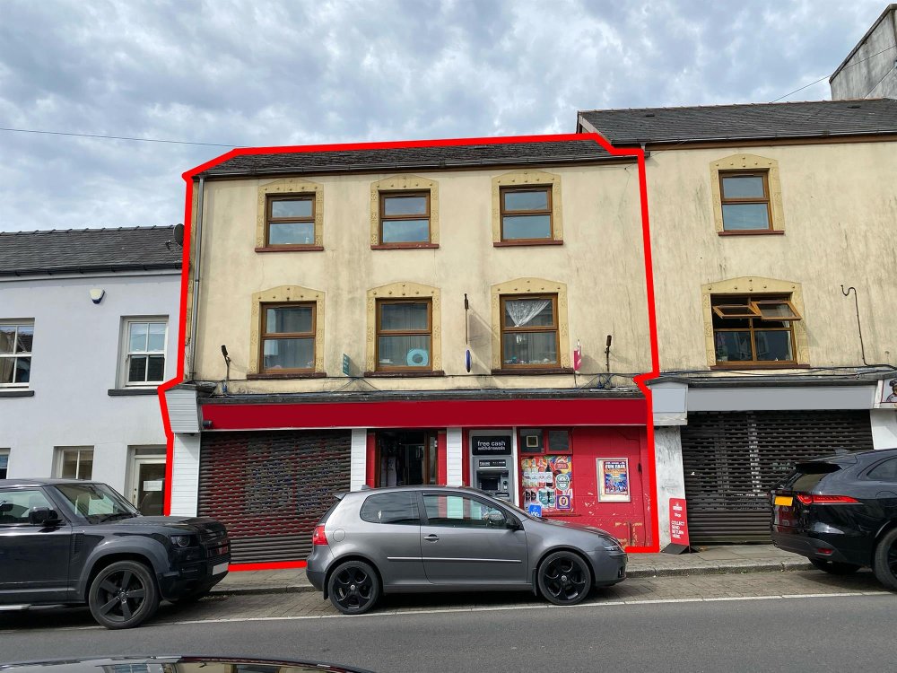 BLAENAU GWENT - TOWN CENTRE CONVENIENCE STORE WITH WELL ESTABLISHED TRADE, PLUS TWO APARTMENTS