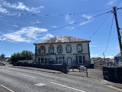 CARMARTHENSHIRE - LARGE COMMERCIAL PROPERTY & PLOT OF 0.85 ACRES FOR SALE BY PUBLIC AUCTION