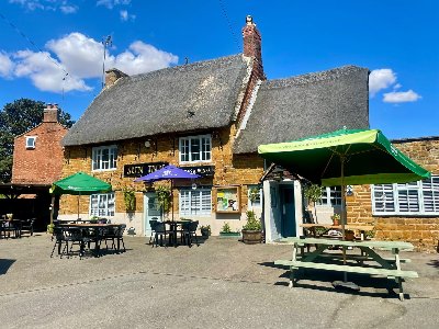 NORTHAMPTONSHIRE - PUB AND RESTAURANT WITH NET SALES OVER £400K
