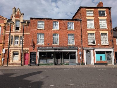 HEREFORD CITY CENTRE - FASHIONABLE CAFE & RESTAURANT