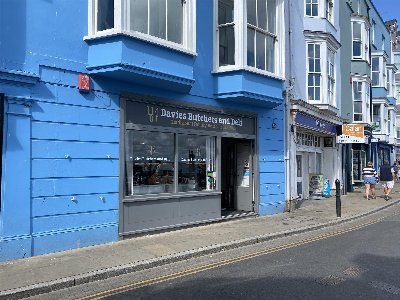 PEMBROKESHIRE - TENBY BUTCHER'S SHOP AND DELI/TAKEAWAY WITH POTENTIAL